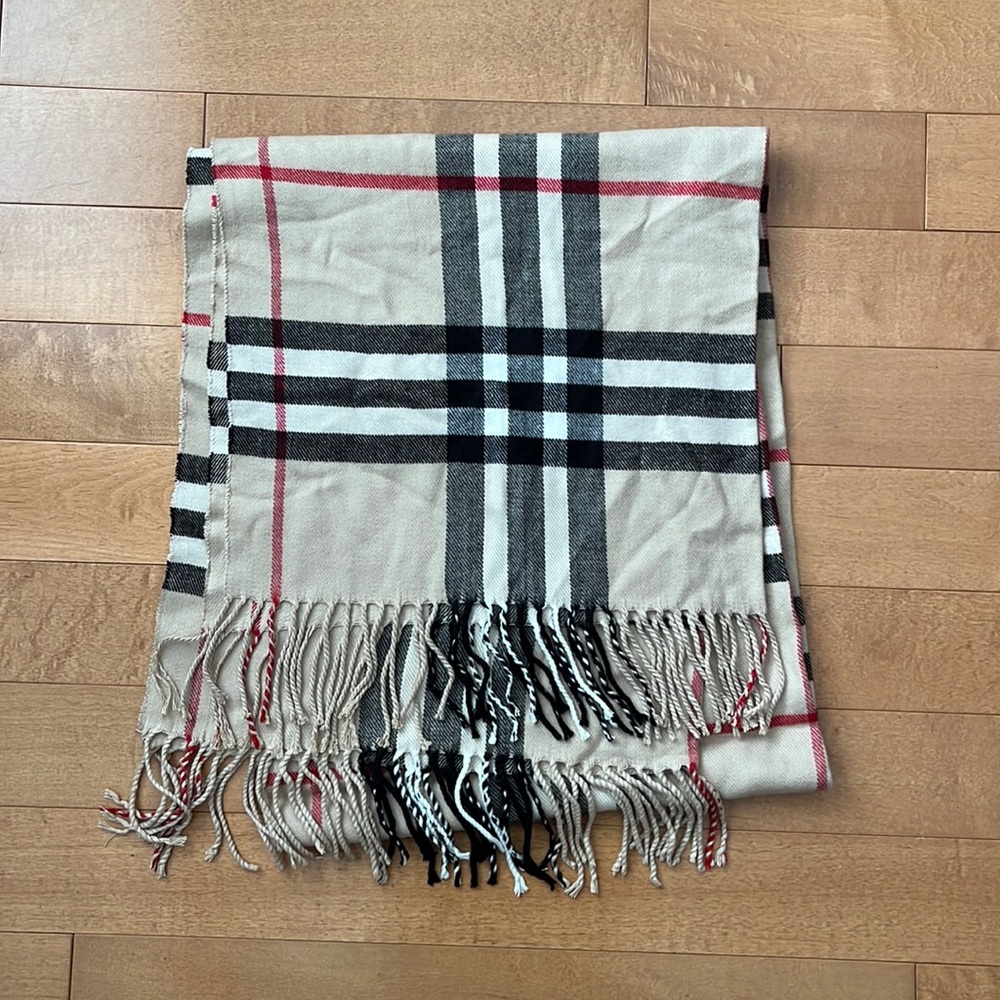 ⭐️ $15 for 2 ⭐️ BNWOT Plaid Scarf
